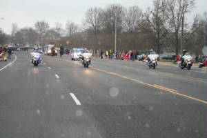 202_hville_christmas_prade_12052010.jpg