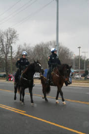 203_hville_christmas_prade_12052010.jpg