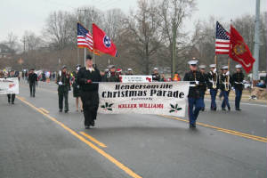 205_hville_christmas_prade_12052010.jpg