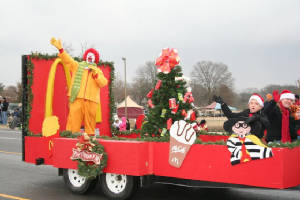 212_hville_christmas_prade_12052010.jpg