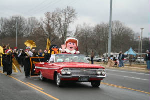 215_hville_christmas_prade_12052010.jpg