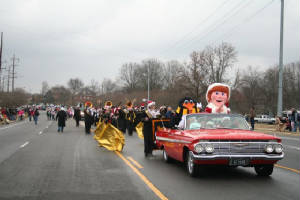 216_hville_christmas_prade_12052010.jpg