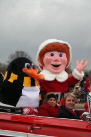 217_hville_christmas_prade_12052010.jpg