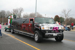 221_hville_christmas_prade_12052010.jpg