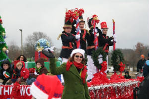 226_hville_christmas_prade_12052010.jpg