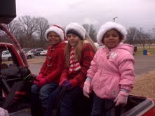 251_hville_christmas_prade_12052010.jpg