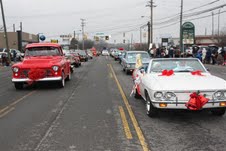 2722_hville_christmas_prade_12052010.jpg