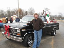 5737_hville_christmas_prade_12052010.jpg