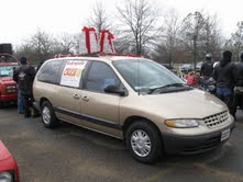 5747_hville_christmas_prade_12052010.jpg