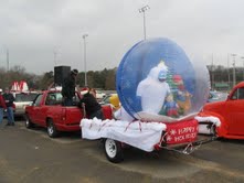 5748_hville_christmas_prade_12052010.jpg