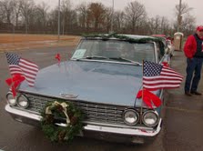 57490_hville_christmas_prade_12052010.jpg