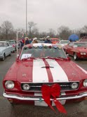 5751_hville_christmas_prade_12052010.jpg