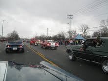 5752_hville_christmas_prade_12052010.jpg