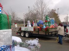 5770_hville_christmas_prade_12052010.jpg