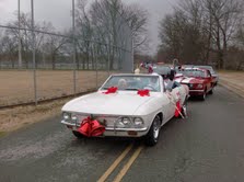 5784_hville_christmas_prade_12052010.jpg