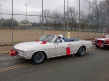 5785_hville_christmas_prade_12052010.jpg